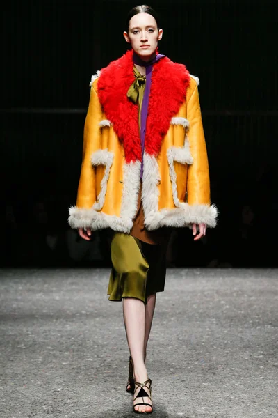 Look 12